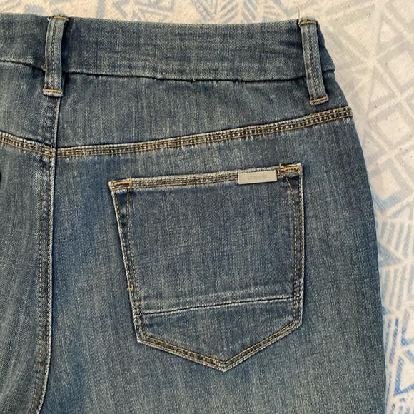 Chico’s So Slimming Girlfriend Denim Shorts - Picture 8 of 8